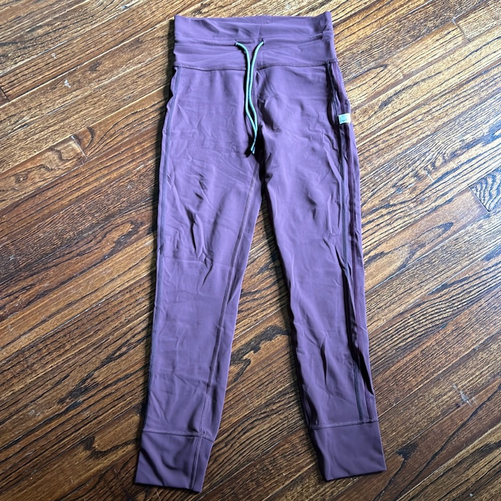 Vuori Daily Leggings, XS maroon